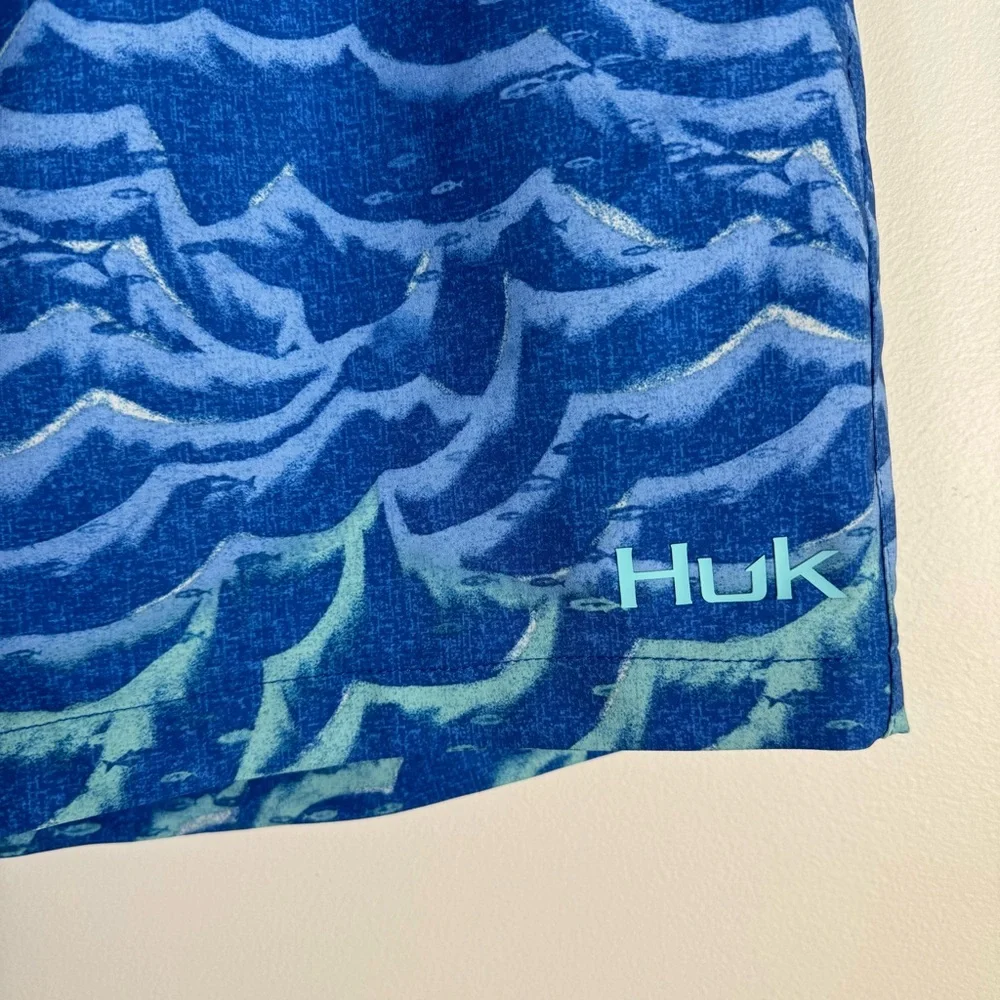 Huk Wave Volley 5.5” Inseam Swim Trunks Shorts Board Sz XL Blue Fishing Outdoors
